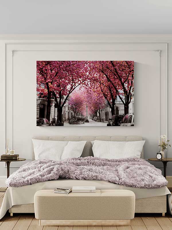 Bonner Kirschbluete-Schlafzimmeransicht